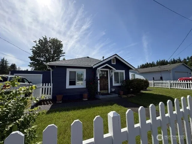 535 11th Elma, WA 98541