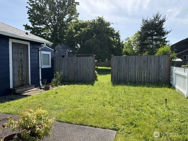 535 11th Elma, WA 98541