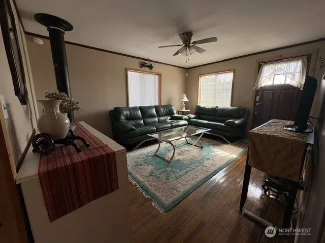 535 11th Elma, WA 98541