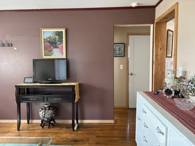 535 11th Elma, WA 98541