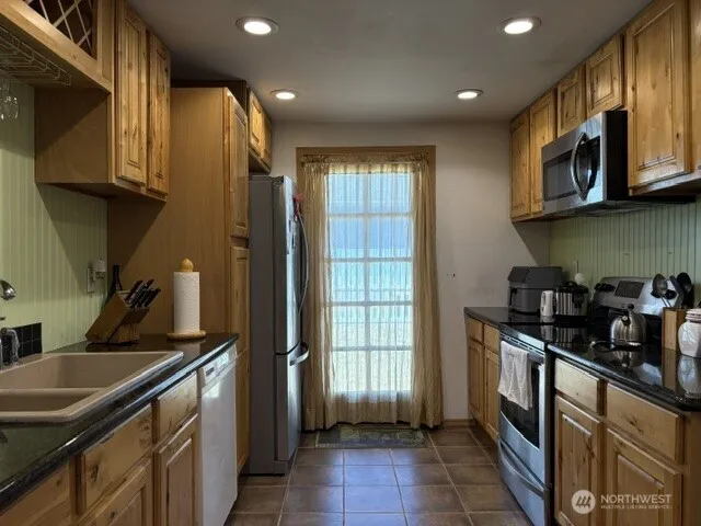 535 11th Elma, WA 98541