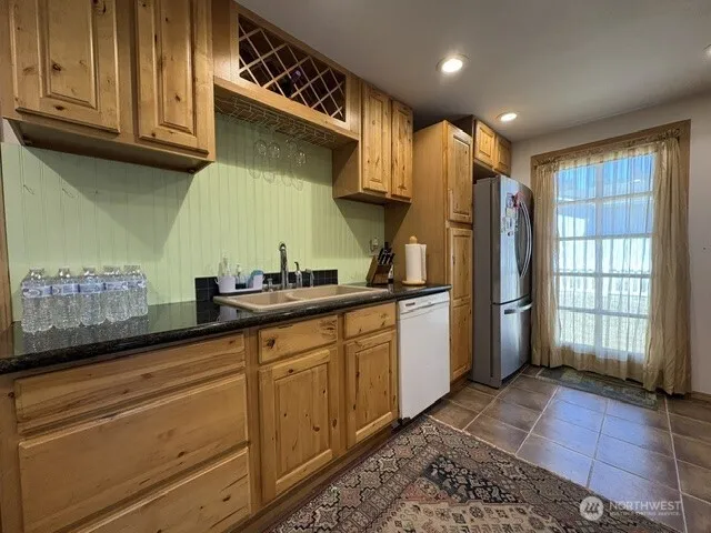 535 11th Elma, WA 98541