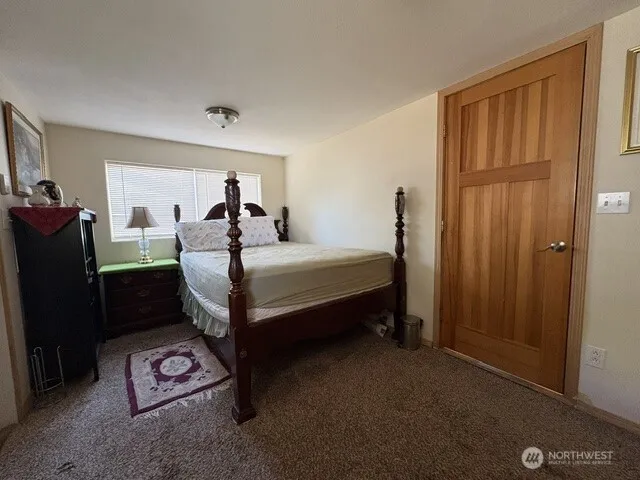 535 11th Elma, WA 98541