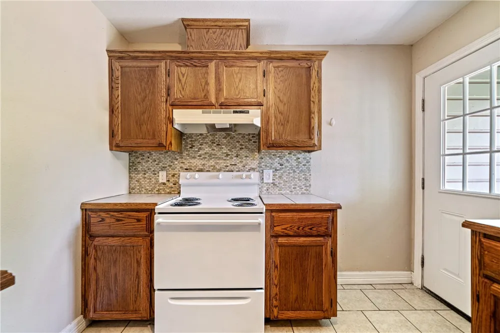 809 E Shelton Street Kingsville, TX 78363