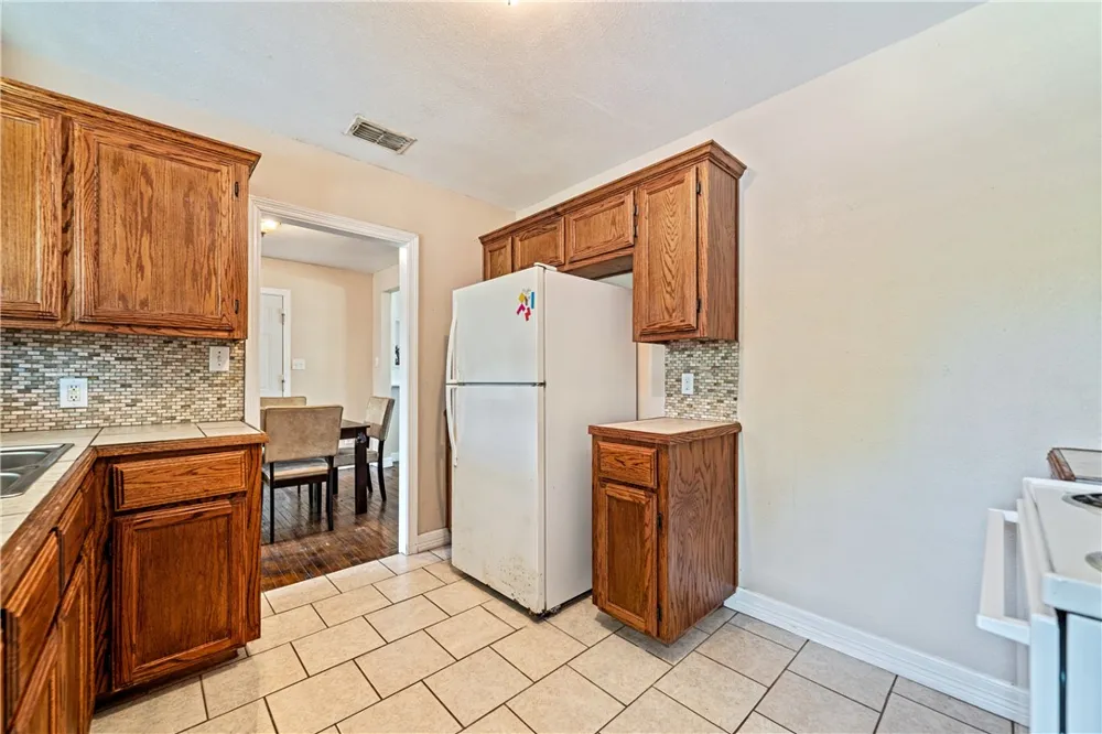 809 E Shelton Street Kingsville, TX 78363