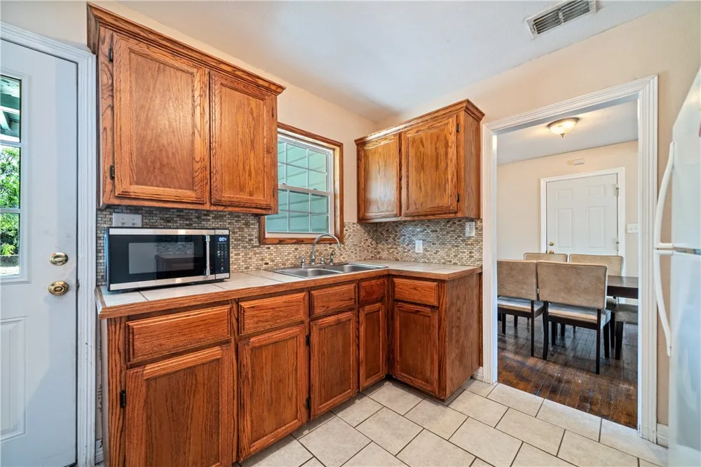 809 E Shelton Street Kingsville, TX 78363