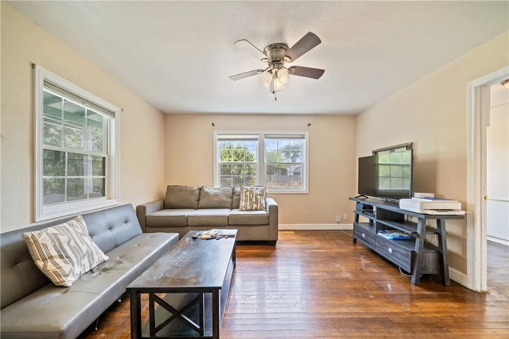 809 E Shelton Street Kingsville, TX 78363