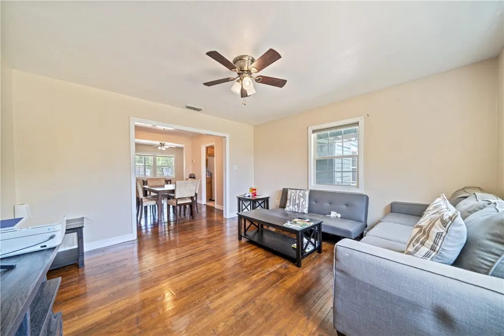 809 E Shelton Street Kingsville, TX 78363
