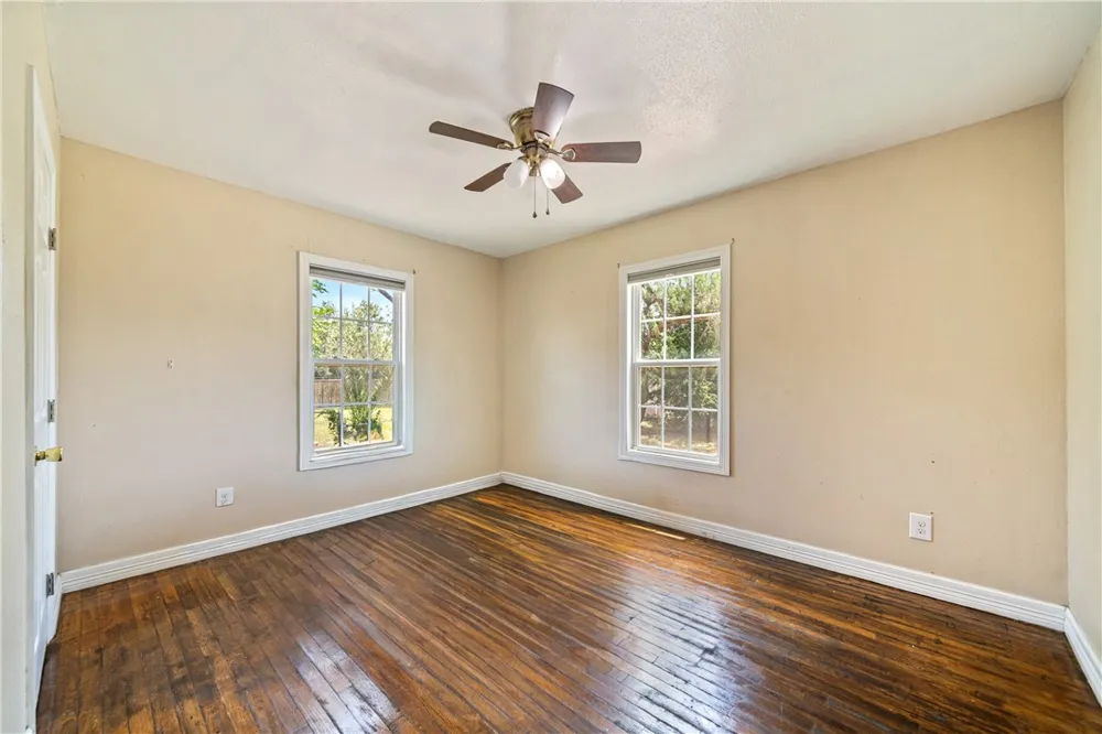 809 E Shelton Street Kingsville, TX 78363