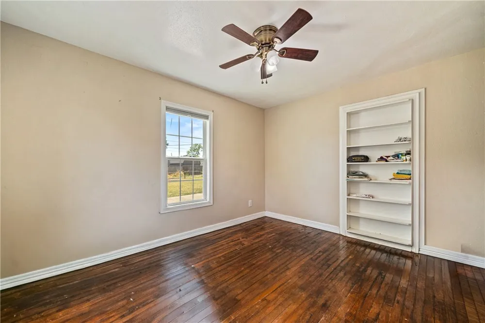 809 E Shelton Street Kingsville, TX 78363