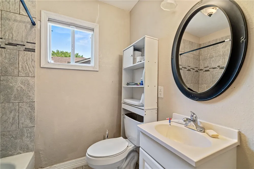 809 E Shelton Street Kingsville, TX 78363