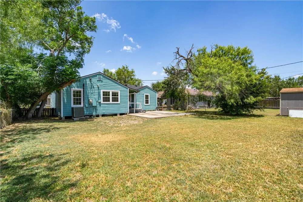 809 E Shelton Street Kingsville, TX 78363