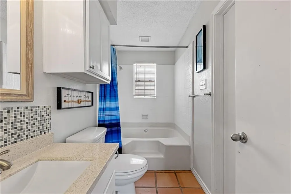 1001 Bayview M Boulevard #M Portland, TX 78374