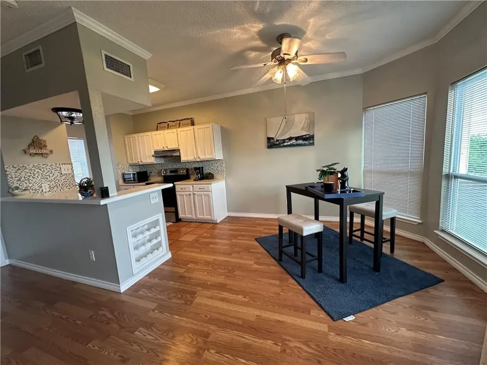 1001 Bayview M Boulevard #M Portland, TX 78374