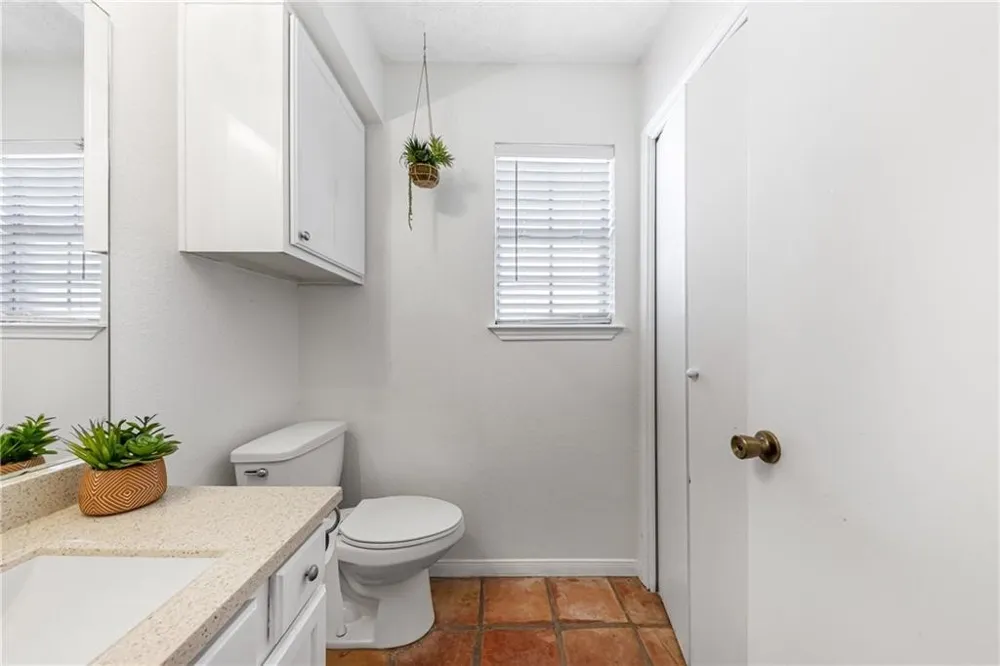 1001 Bayview M Boulevard #M Portland, TX 78374