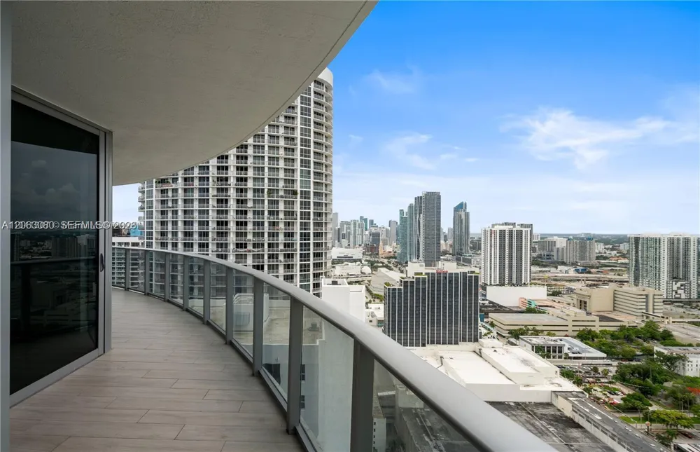 488 NE 18th St #3900 Miami, FL 33132