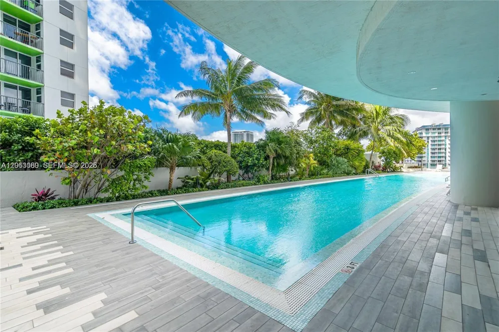 488 NE 18th St #3900 Miami, FL 33132