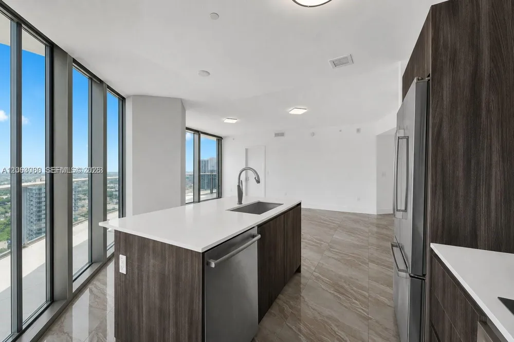 488 NE 18th St #3900 Miami, FL 33132