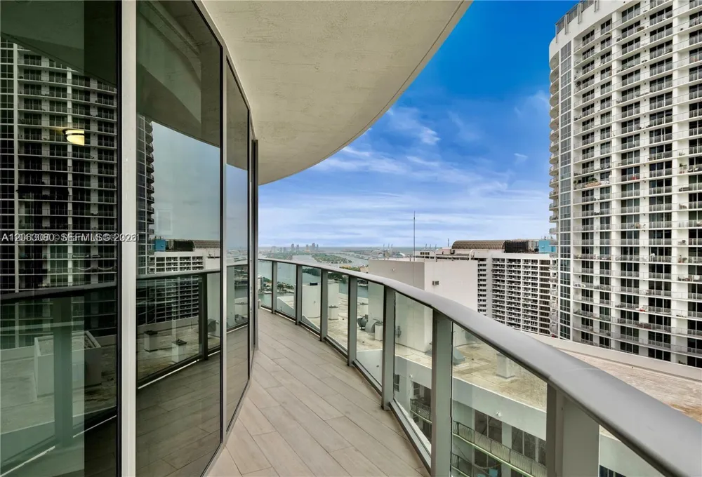 488 NE 18th St #3900 Miami, FL 33132
