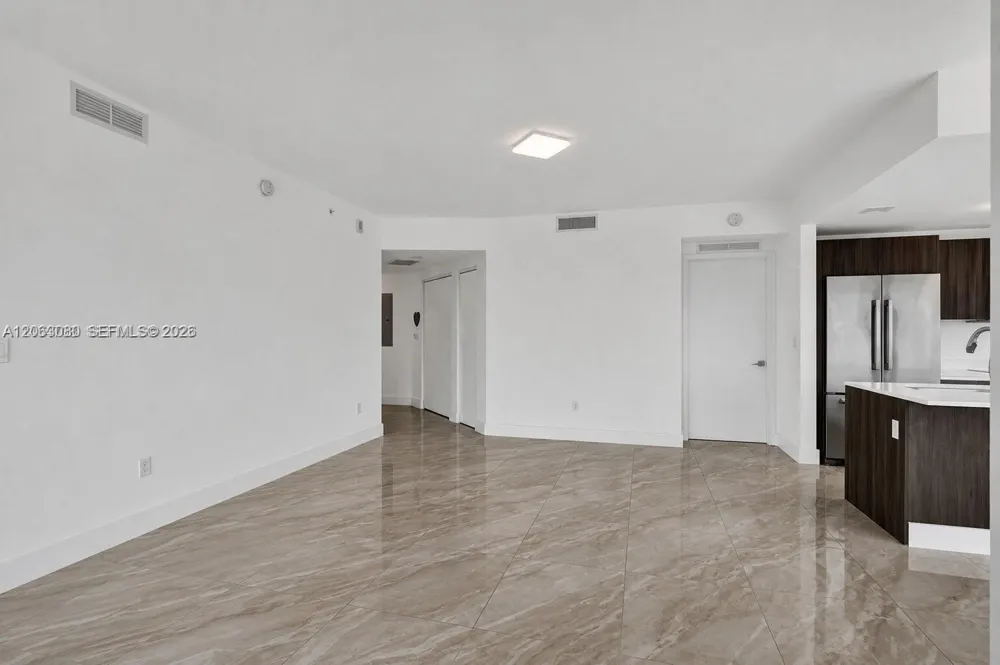 488 NE 18th St #3900 Miami, FL 33132