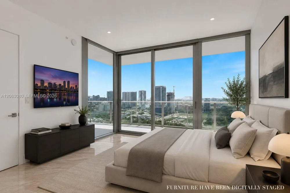 488 NE 18th St #3900 Miami, FL 33132
