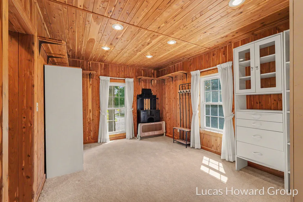314 S Sherwood Avenue Plainwell, MI 49080