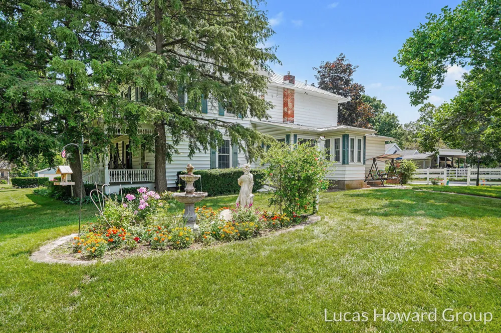 314 S Sherwood Avenue Plainwell, MI 49080