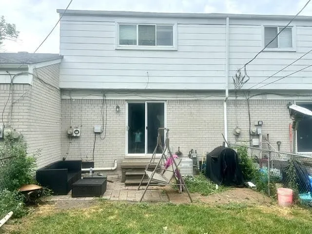 209 N Christine Circle Mt Clemens City, MI 48043