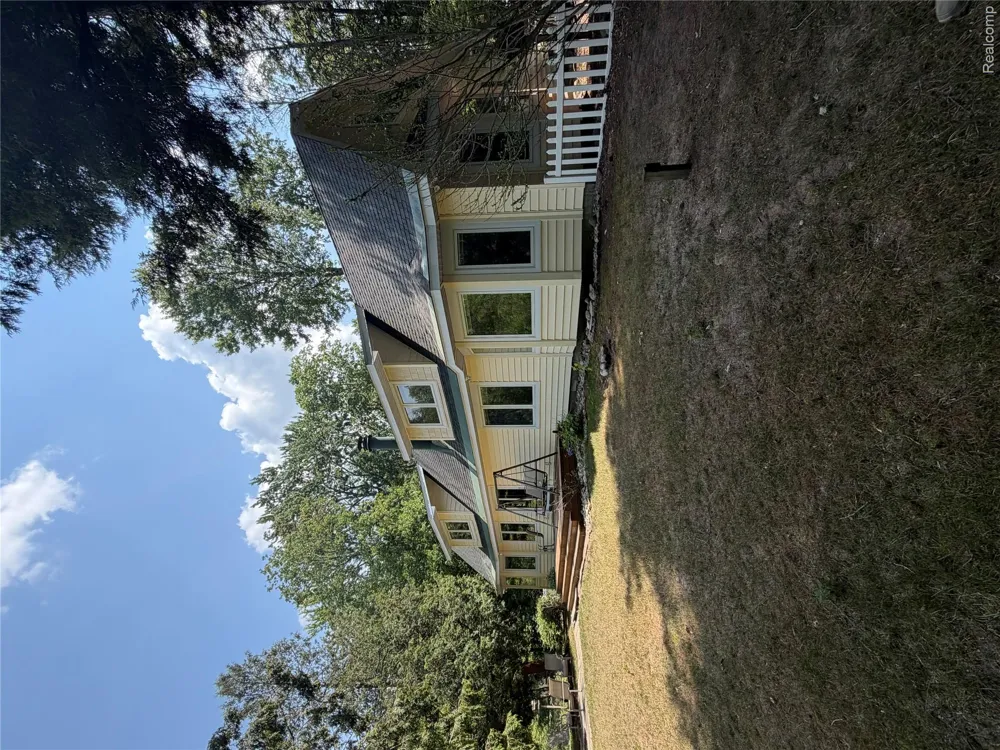 9670 S County Line Road Stronach Township, MI 49660