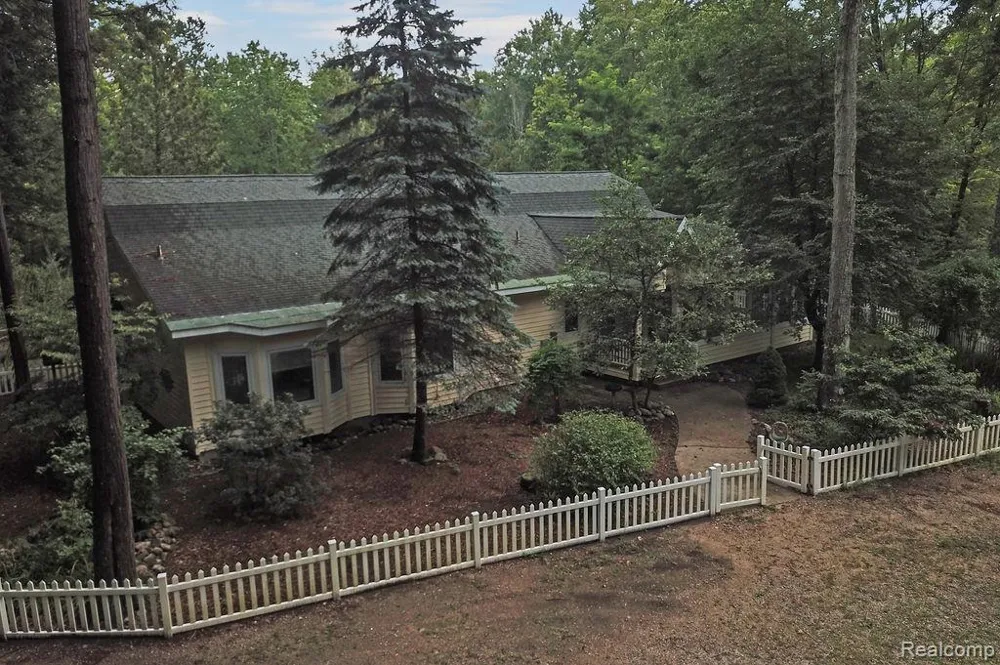 9670 S County Line Road Stronach Township, MI 49660