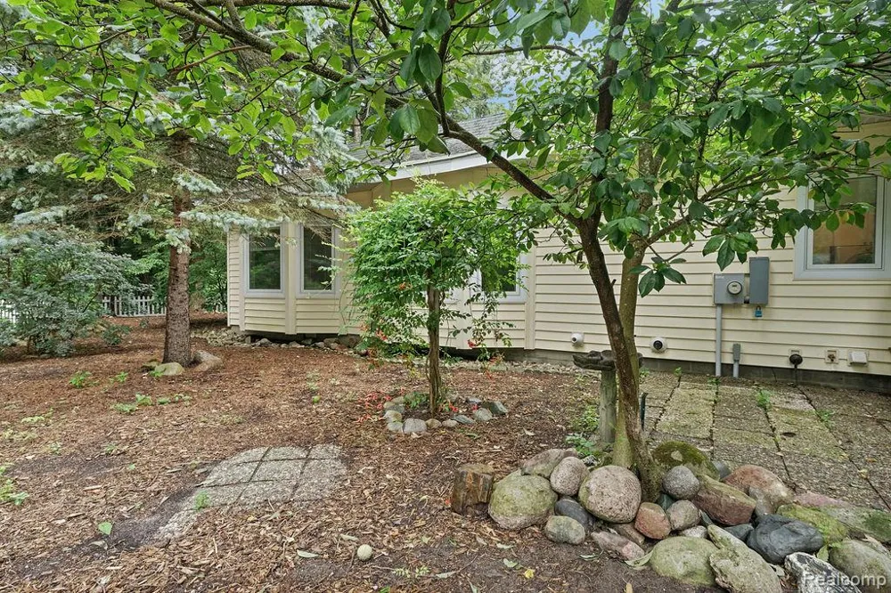 9670 S County Line Road Stronach Township, MI 49660