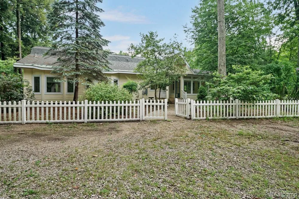 9670 S County Line Road Stronach Township, MI 49660