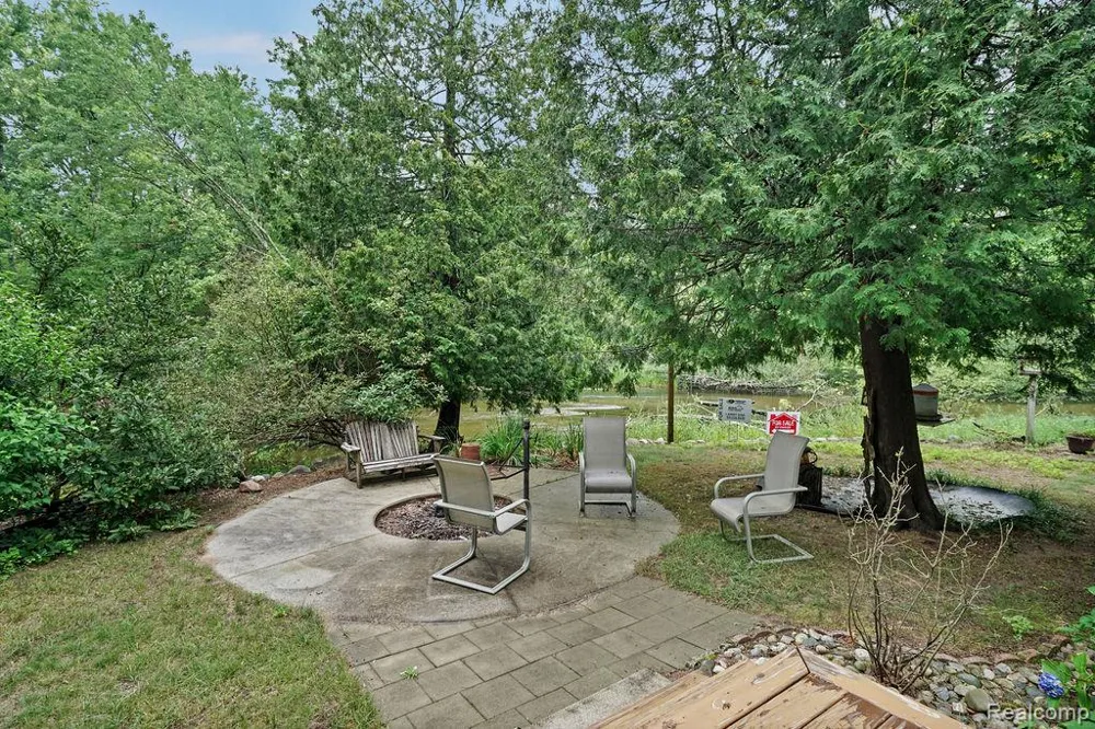 9670 S County Line Road Stronach Township, MI 49660