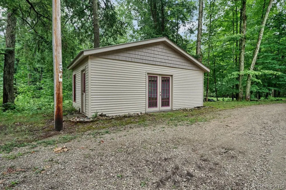 9670 S County Line Road Stronach Township, MI 49660