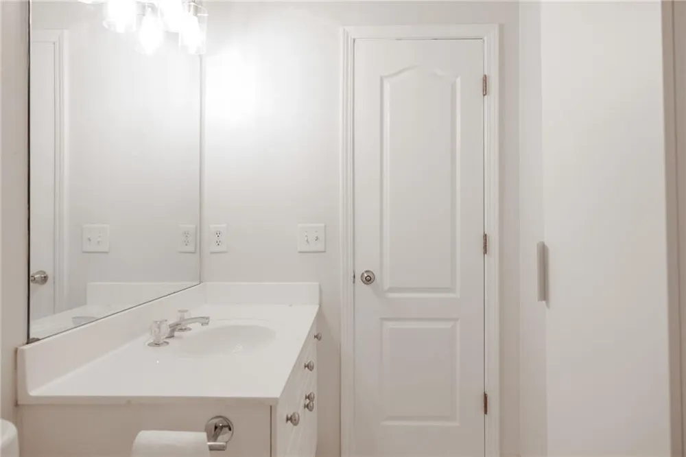 1232 Harris Commons Place #1232 Roswell, GA 30076