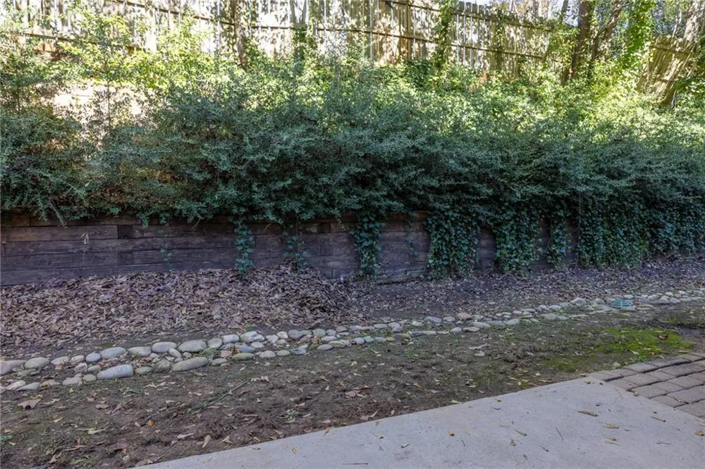 1232 Harris Commons Place #1232 Roswell, GA 30076