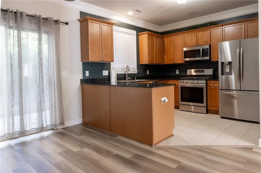 1232 Harris Commons Place #1232 Roswell, GA 30076