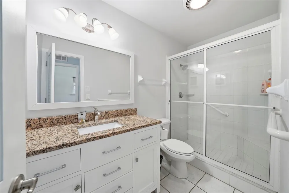 10437 52ND AVENUE St Petersburg, FL 33708