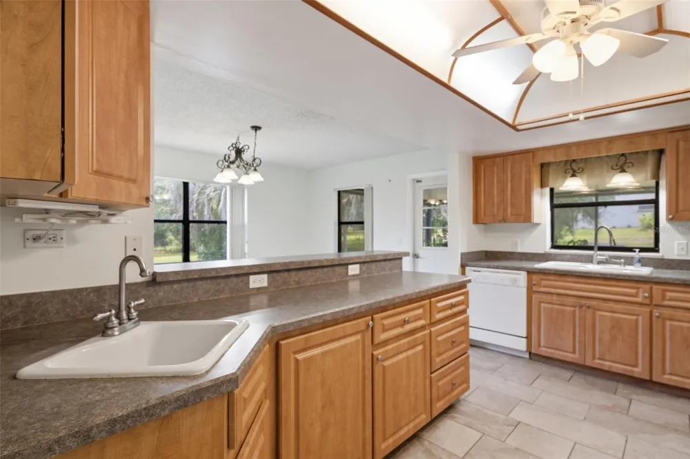 385 CORNISH POINT Lecanto, FL 34461