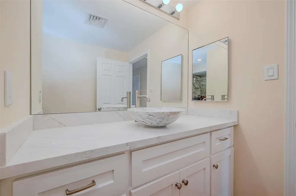 14 Greenway Plaza #6P Houston, TX 77046
