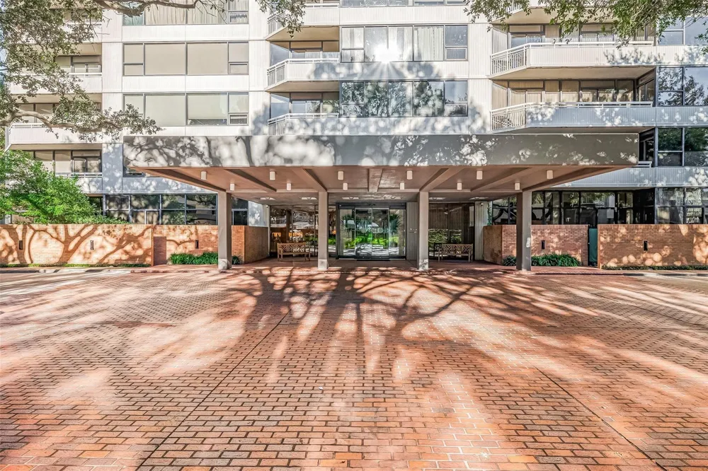 14 Greenway Plaza #6P Houston, TX 77046