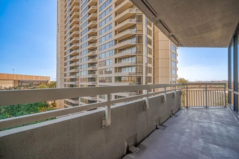 14 Greenway Plaza #6P Houston, TX 77046
