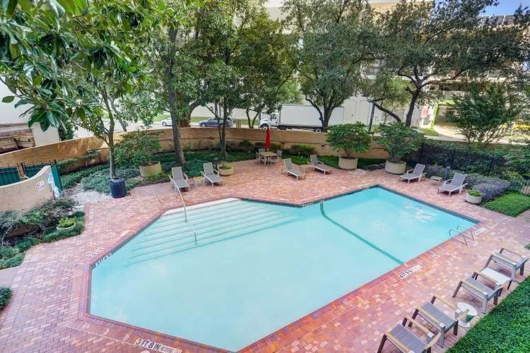 14 Greenway Plaza #6P Houston, TX 77046
