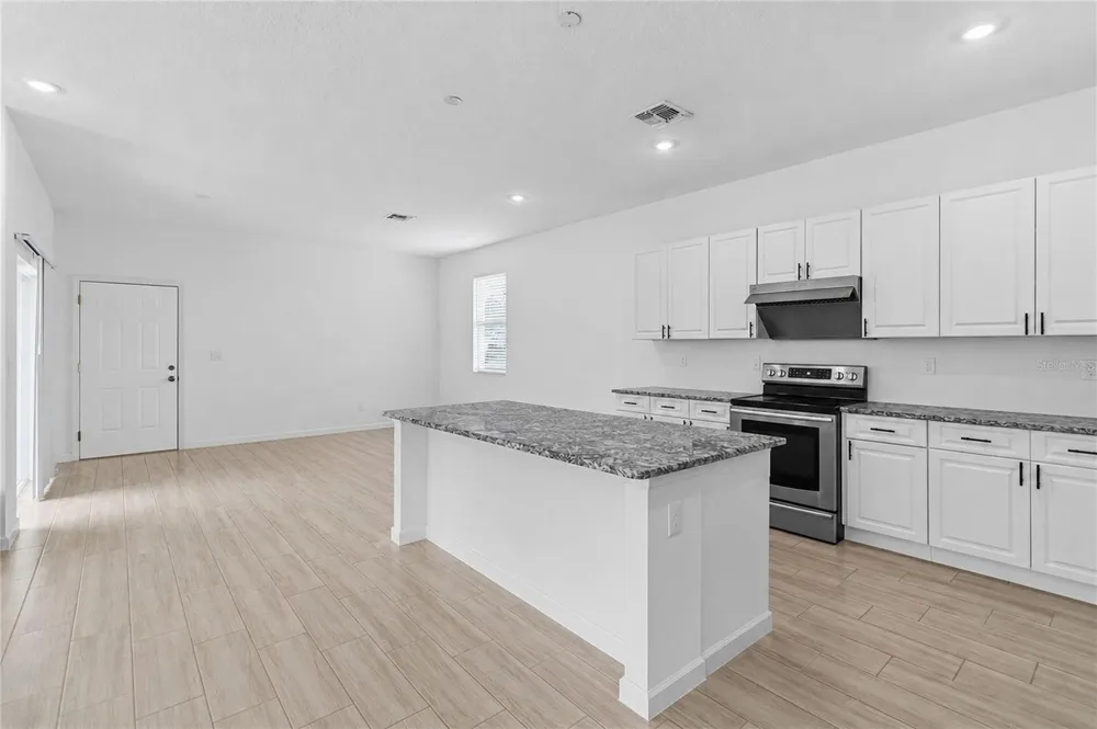 426 S HUDSON STREET Orlando, FL 32835