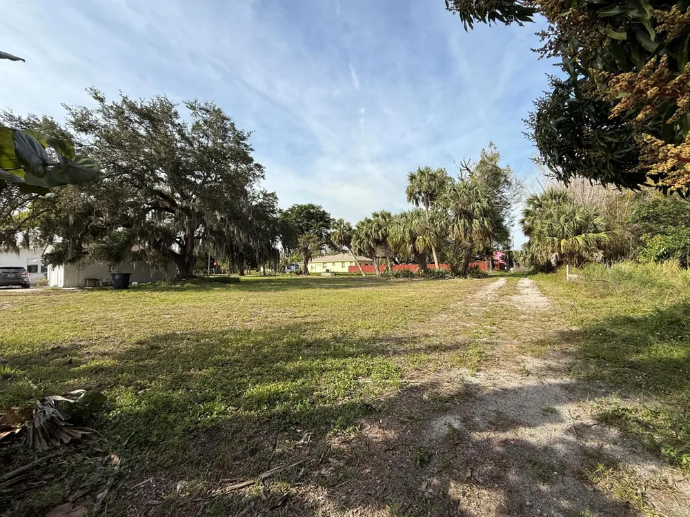 110 12TH N STREET Fort Pierce, FL 34950