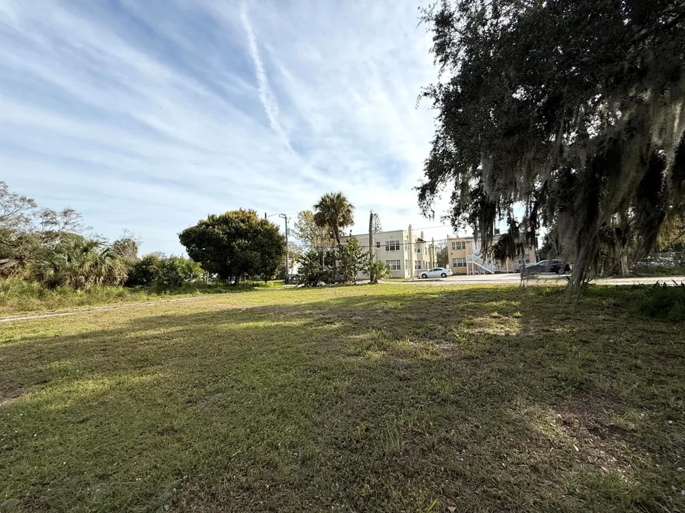 110 12TH N STREET Fort Pierce, FL 34950