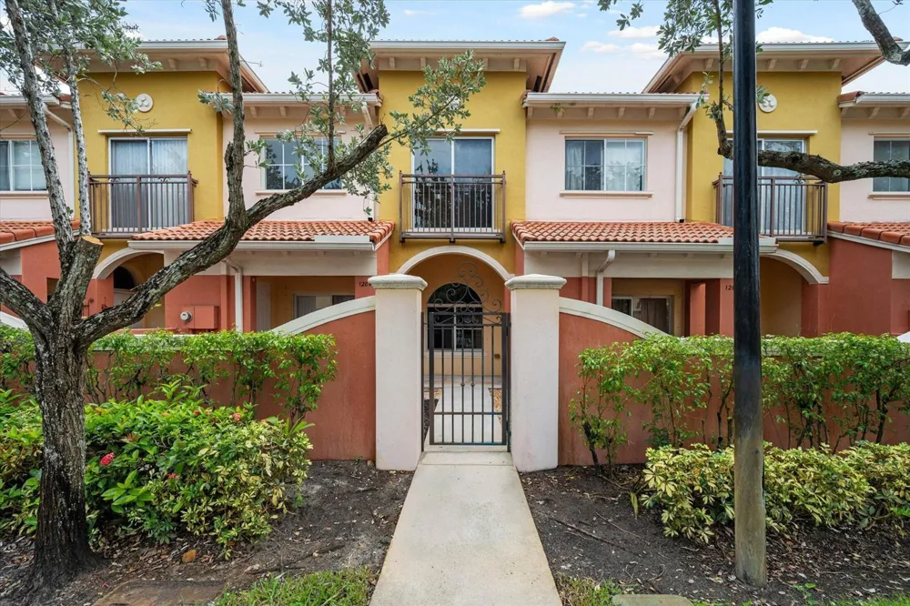 1204 SANTA CATALINA LANE North Lauderdale, FL 33068