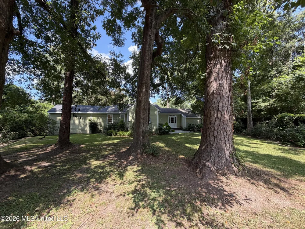 27 Montebello Drive Natchez, MS 39120