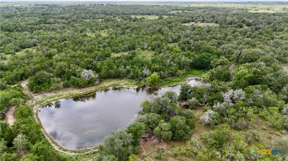 Cr 420 Waelder, TX 78959