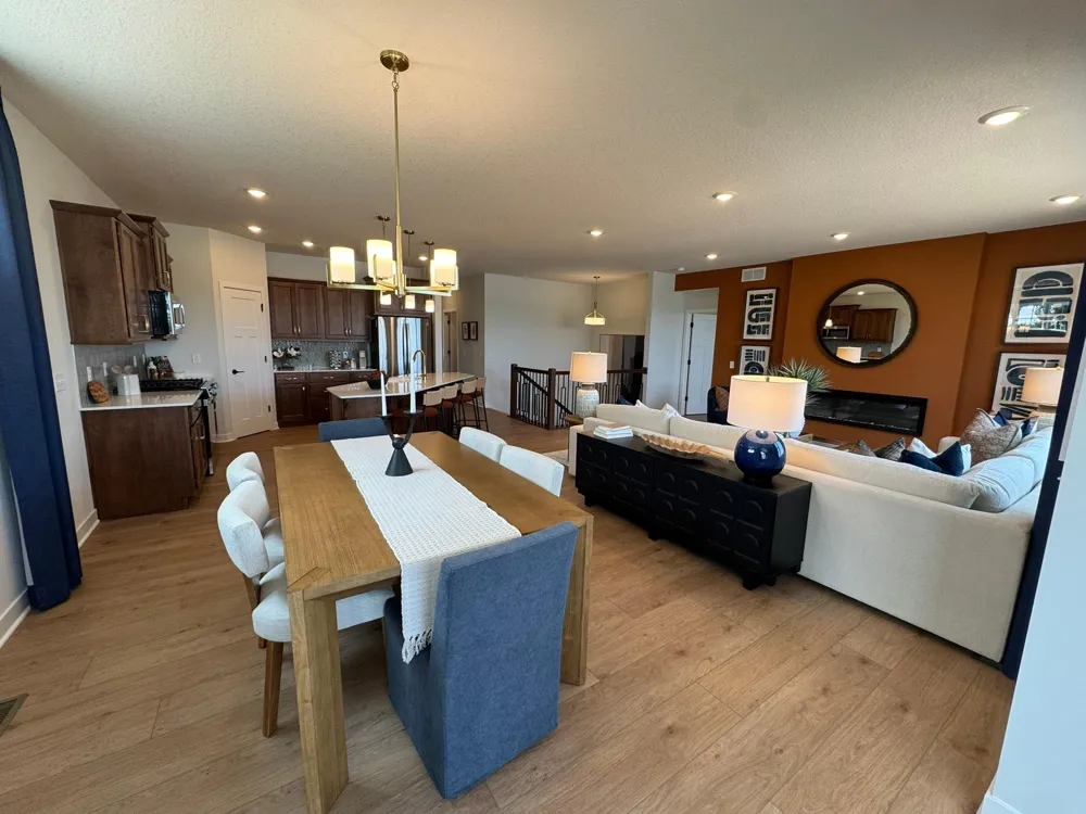 8176 Haywood Drive Lino Lakes, MN 55014